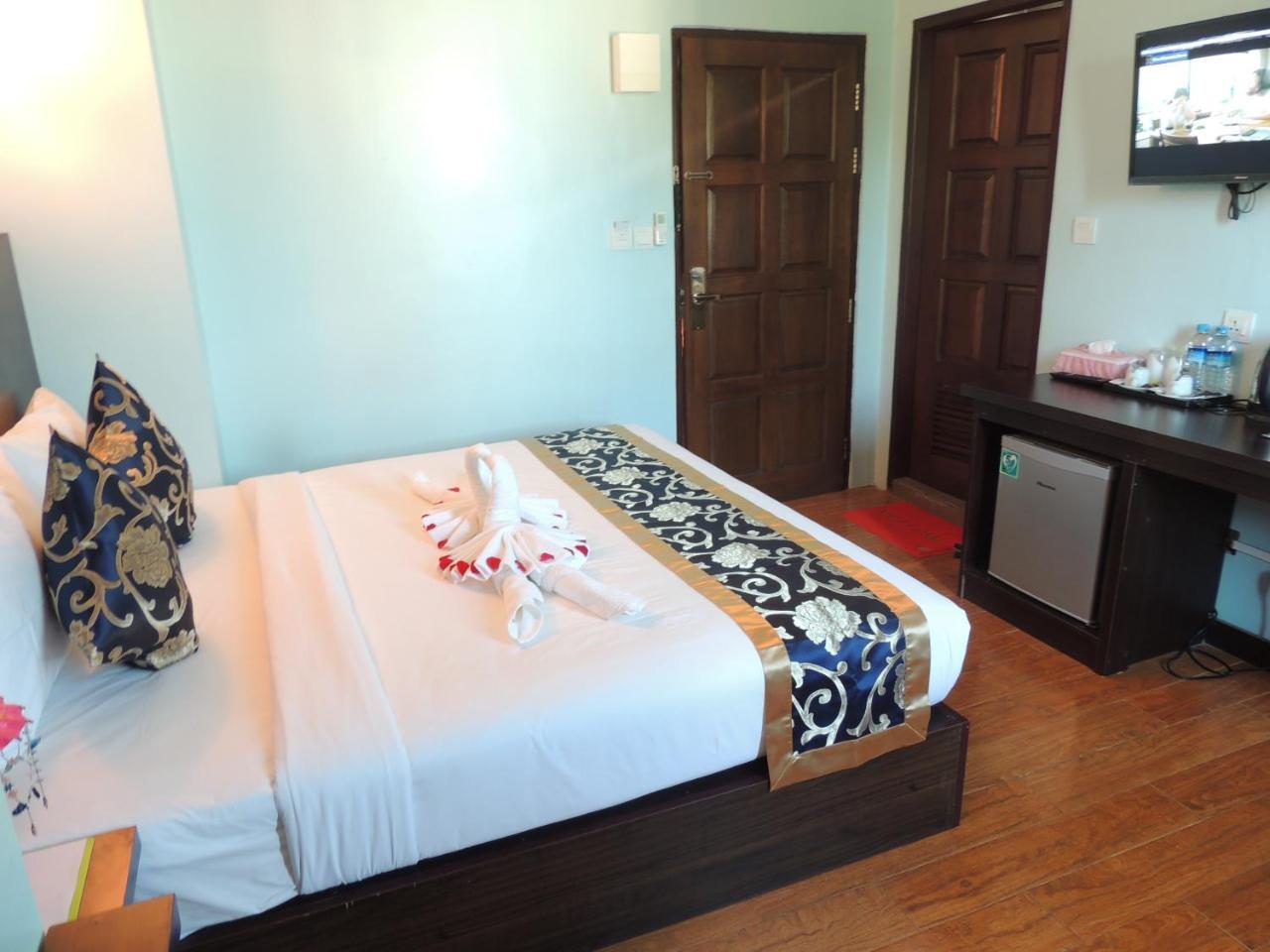 Hotel San Taw Win Pathein Exterior photo